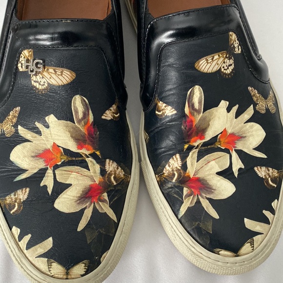 GIVENCHY
Leather Floral Print Sneakers - Picture 3 of 12